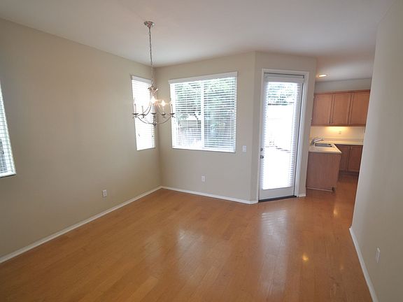 5th image of 1017 Topaz Ln