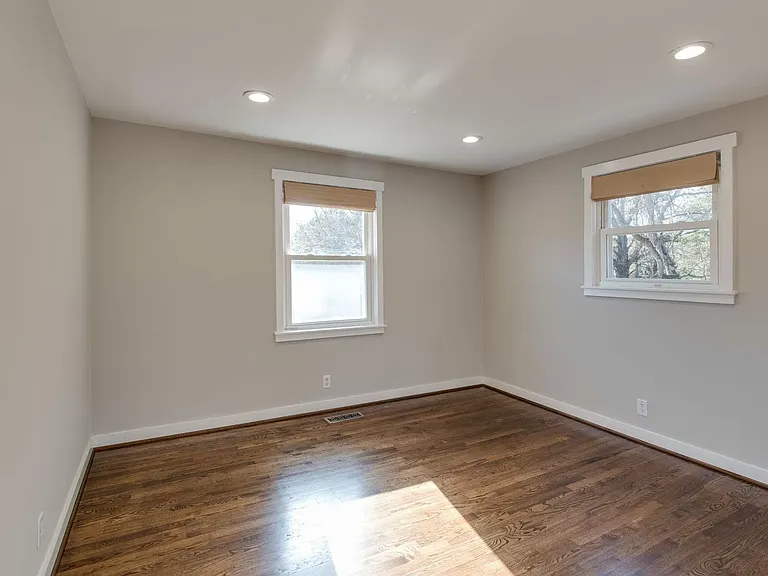 6398 Temple Rd — Photo 10