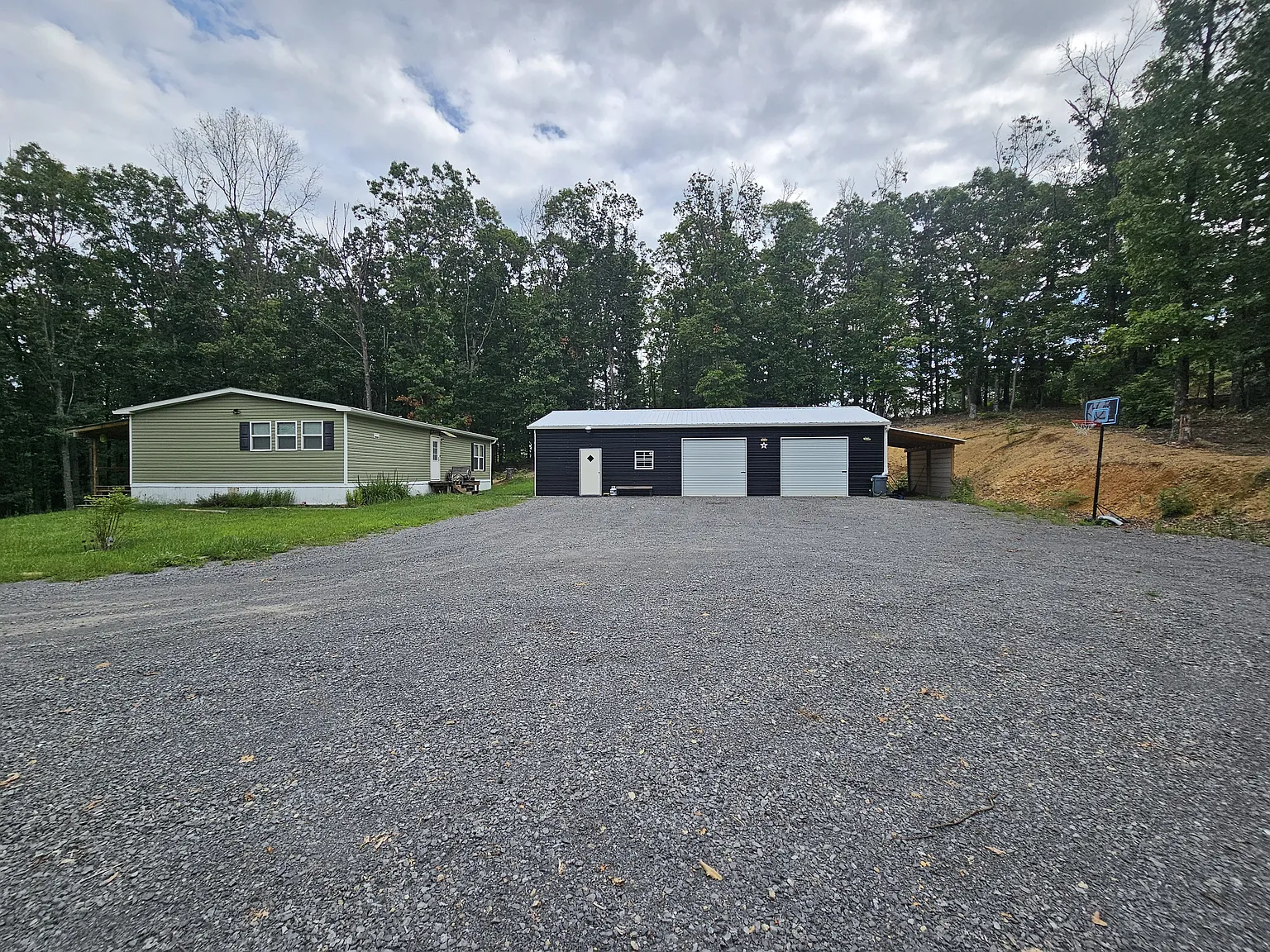 3 bed, 1344 sqft, $1,850 — Photo 4
