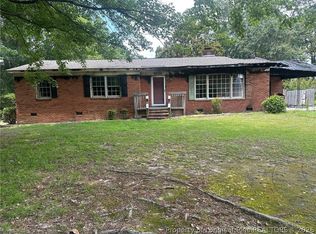 1701 Crest Dr, Aberdeen, NC 28315