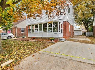 33589 Forest St, Wayne, MI 48184