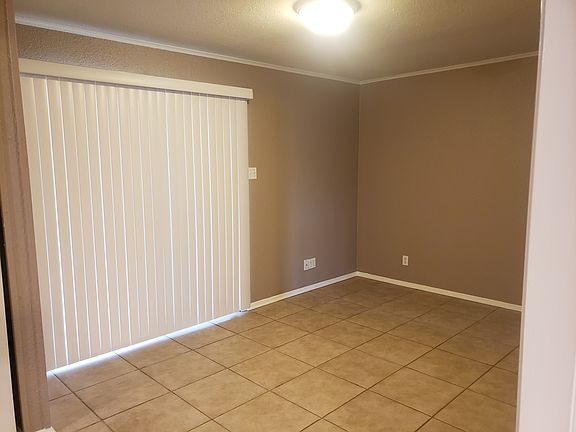 3rd image of 547 Cicero Ave