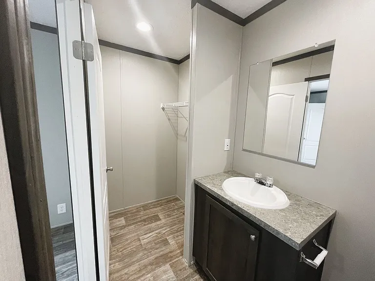 515 Tom Mann Rd — Photo 36
