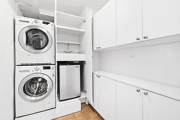 Sold by Compass | media 3