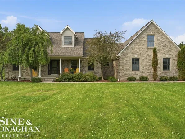 8113 Adair Rd, Casco, MI 48064