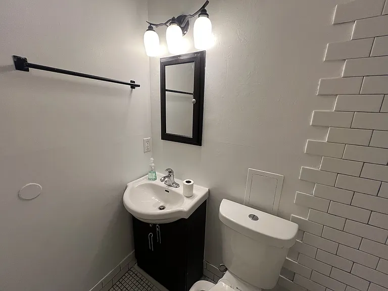 3632 Westwood Northern Blvd #26 — Photo 18
