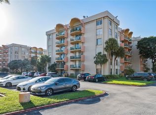 9320 Fontainebleau Blvd APT 201, Miami, FL 33172