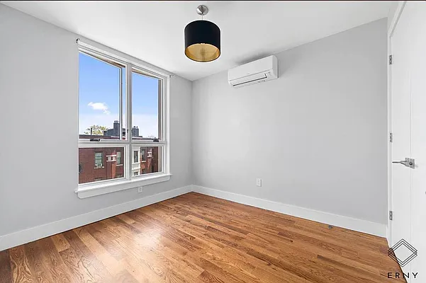 Rented by ERNY LLC | media 32