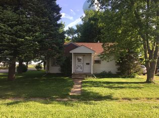 260 W Monroe St, Dike, IA 50624