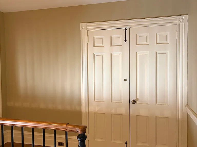 private entrance to 3rd floor apartment