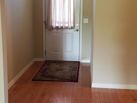 4th image of 107 Turnberry Ct