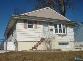 193 Merritt Ave, Bergenfield, NJ 07621