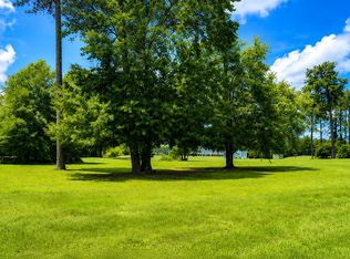 137 Plantation Dr, Manning, SC 29102