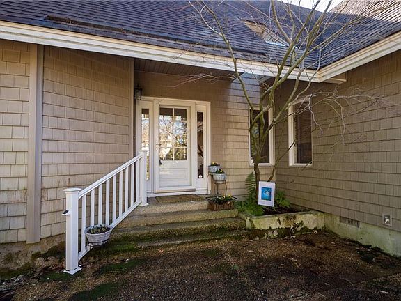 2nd image of 1125 Bay Colony Dr