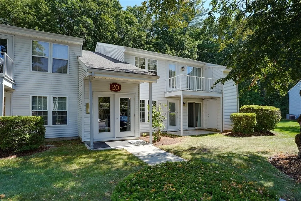 2 bed, 2.0 bath, 936 sqft, $3,200 — Photo 1