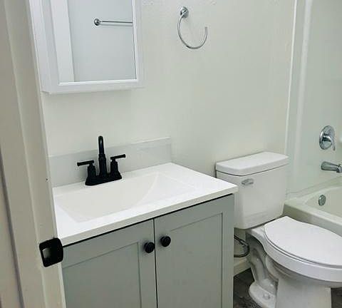 2nd image of 2315 E 13th St #8