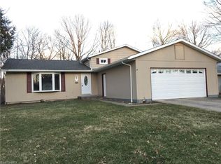 16015 Walnut Creek Dr, Strongsville, OH