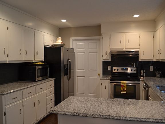 5th image of 205 Forestroad Dr