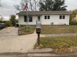 323 N Pierce Ave, Pierre, SD 57501