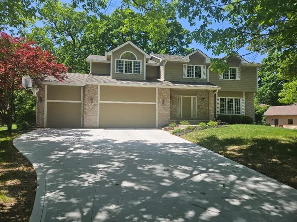 7080 Forest Dr, Johnston, IA 50131