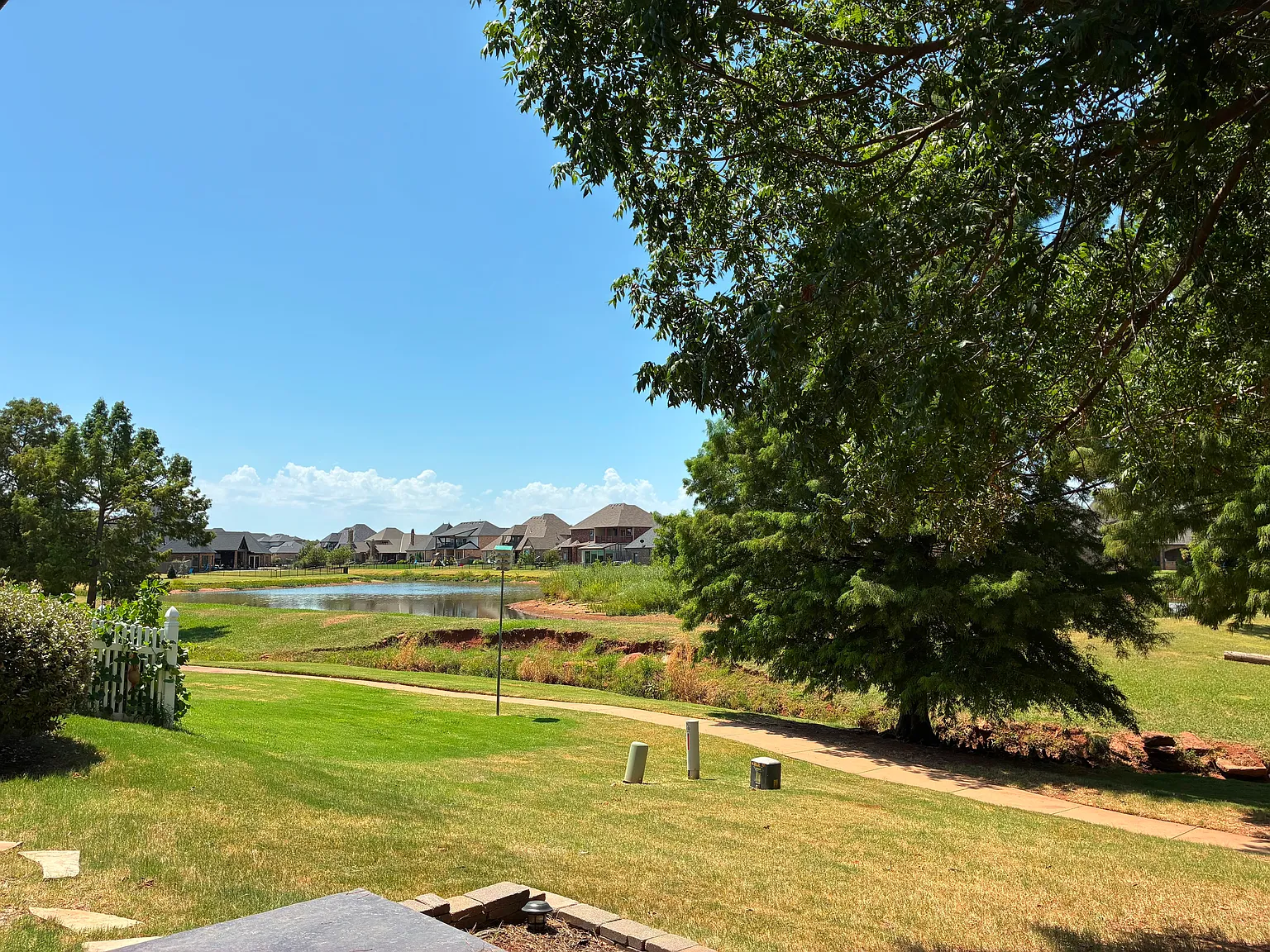 3 bed, 1997 sqft, $1,800 — Photo 2