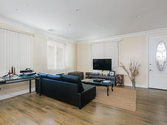 5th image of 6546 Beck Ave