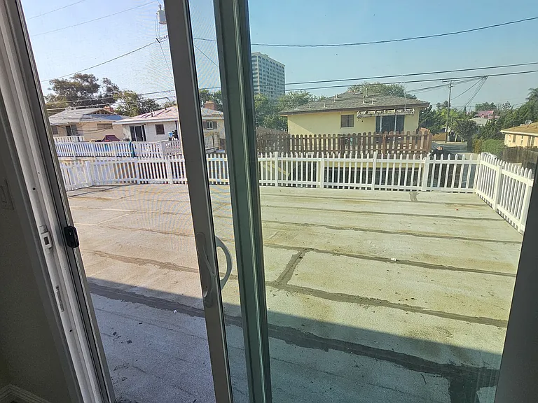 652 Center St #C — Photo 14