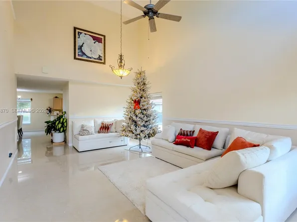 615 NW Stanford Ln, Port Saint Lucie, FL 34983