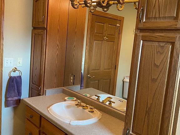 1st floor bath