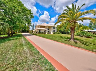 7884 SE Meadow Park Ave, Stuart, FL 34997