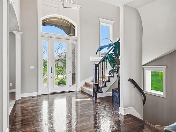 3rd image of 7817 Green St