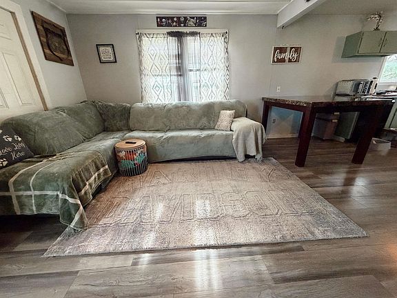 3rd image of 1264 Pleasant Dr