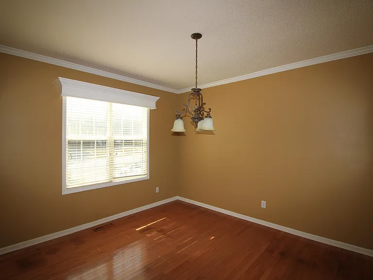 3117 Cregler Dr — Photo 4