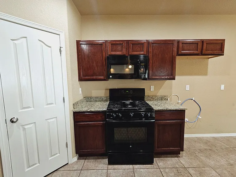 12185 Copper Valley Ln — Photo 10