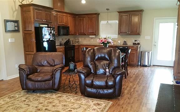 4th image of 2952 Carrie Dr