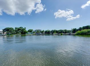742 Placido Way NE, Saint Petersburg, FL 33704