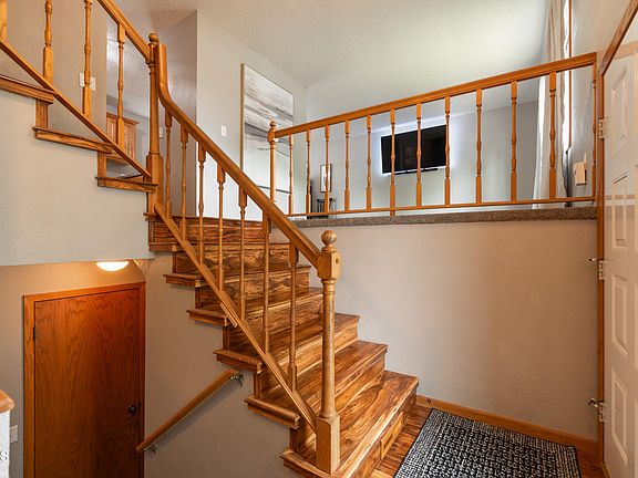 4th image of 615 E Wachter Ave