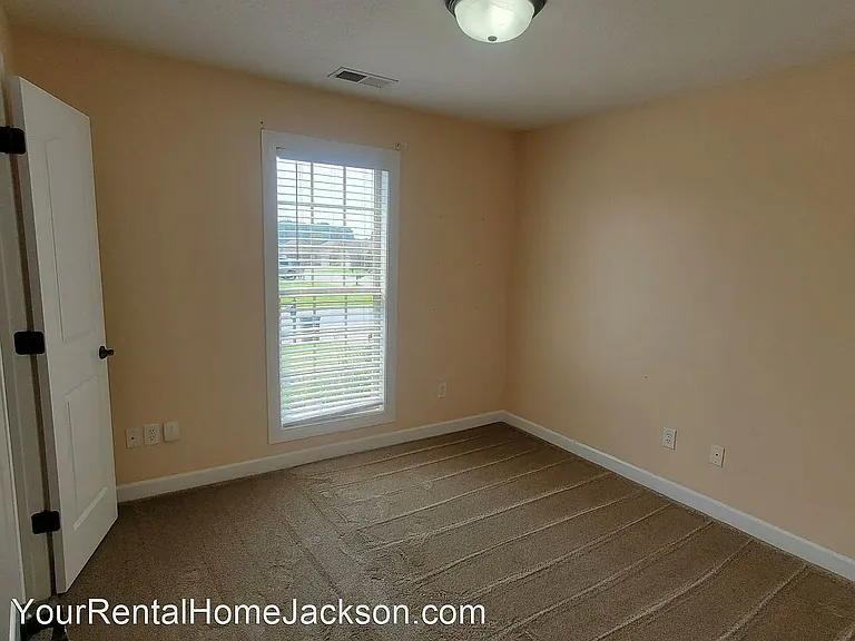 82 Grove Hill Ln — Photo 39