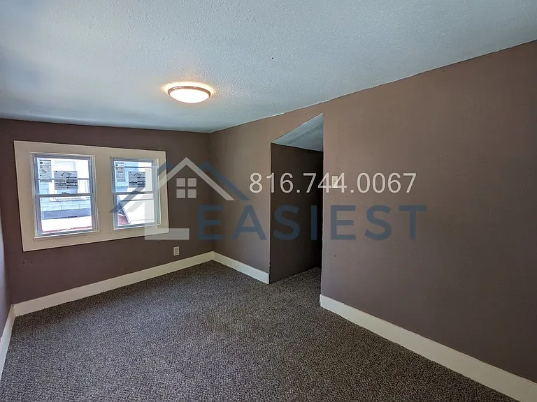 4028 Indiana Ave — Photo 8