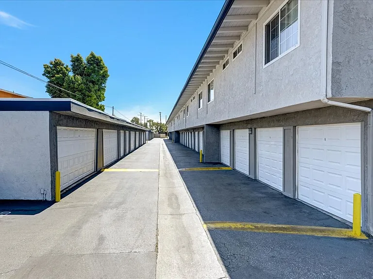 2701 W McFadden Ave — Photo 11