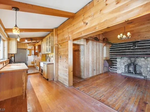 16 Allegheny Ave, West Milford Twp., NJ 07480