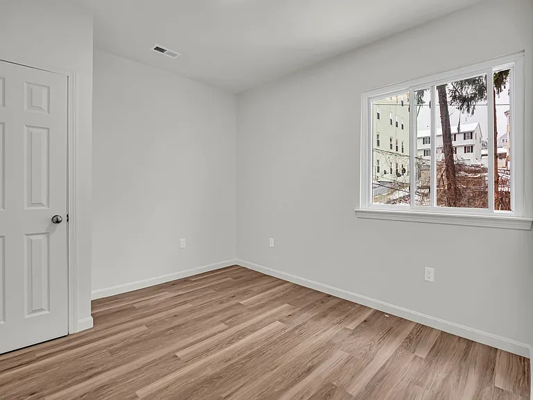 12 Alpine St #3 — Photo 26