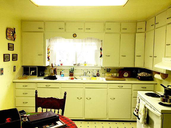 Lots of Space for Kitchen 