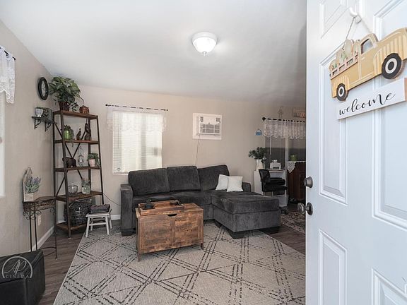 4th image of 202 Philippine St