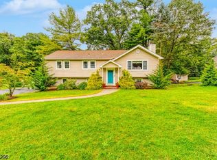 105 Vreeland Rd, West Milford, NJ