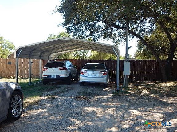 2nd image of 250 Crooked Oak Dr