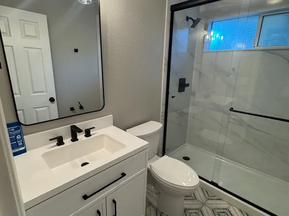 2043 Venus Dr #2, Sacramento, CA 95864
