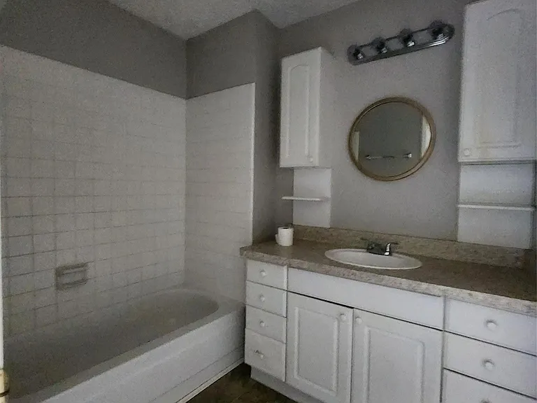6938 Foxbrook Dr — Photo 10