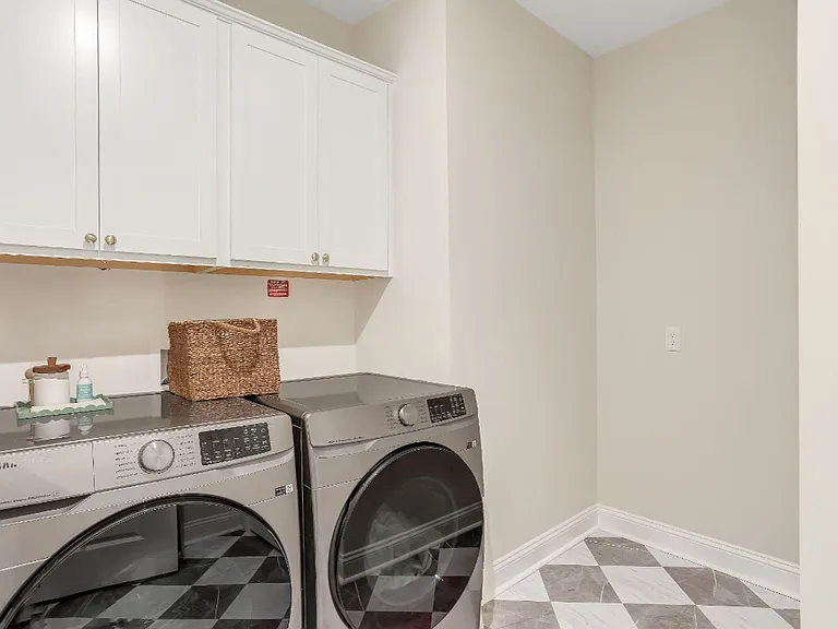 72 McRorrie Dr — Photo 29
