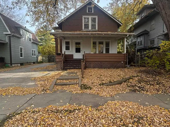 821 W Mullan Ave, Waterloo, IA 50701